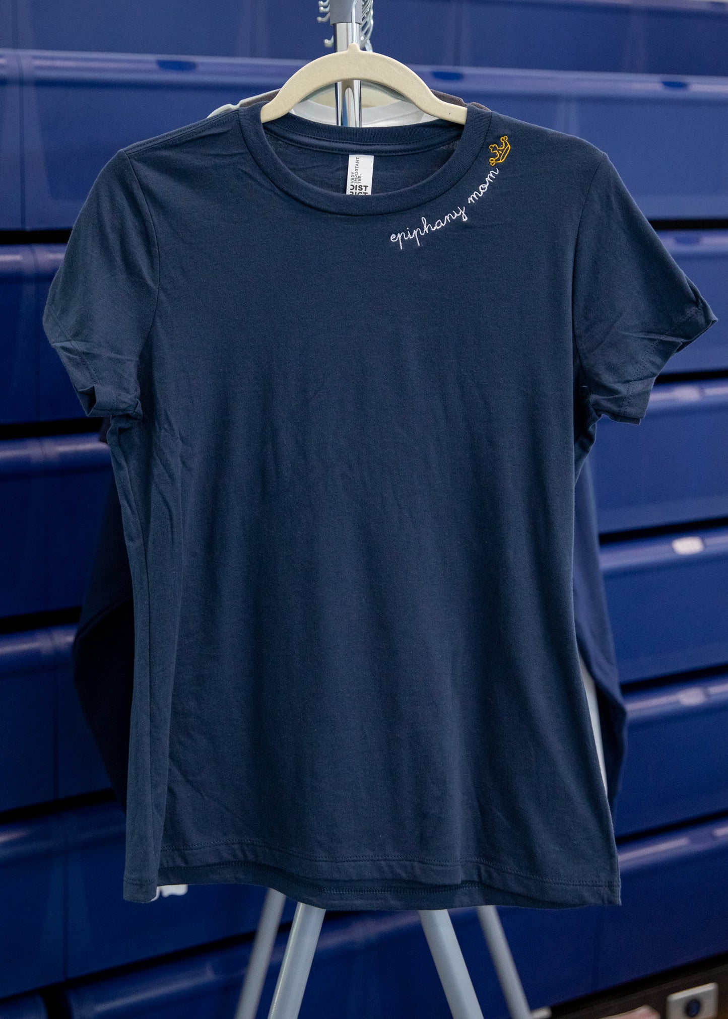 ECS Mom T-Shirt Embroidered